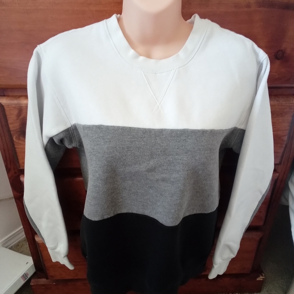 TNA CREW NECK SWEATSHIRT - Picture 1 of 9